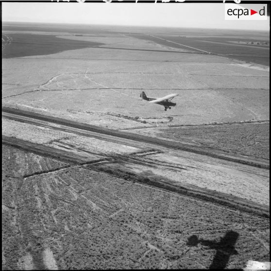 Protection par l'armée de l'oléoduc de M'Sila.