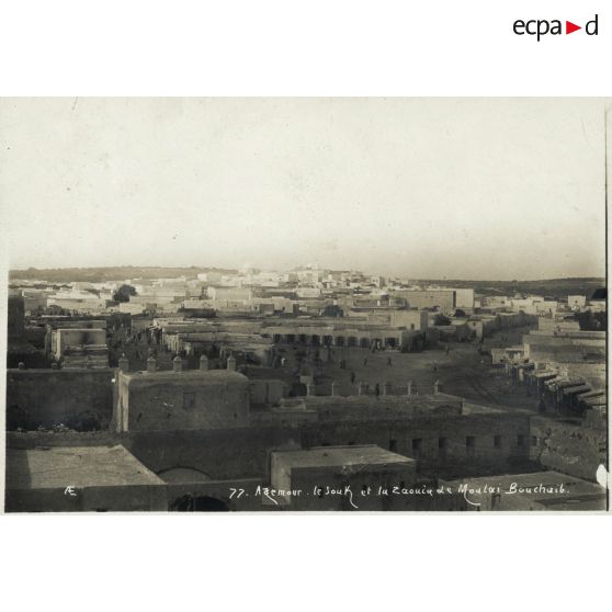 77. Azemour. Le souk et la zaouïa de Moulai Bouchaïb. [légende d'origine]