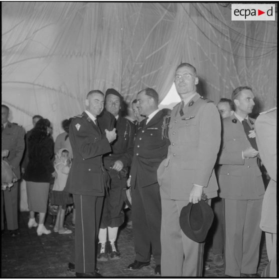Inauguration de la Cité Radieuse à Azazga. Quelques officiers de l'EMZNA.
