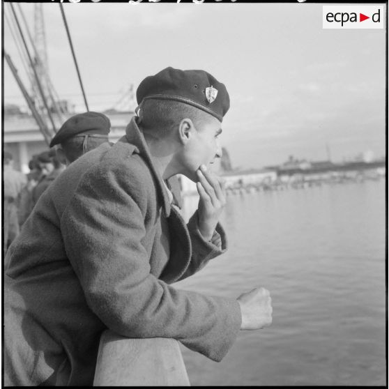 Bône. Portrait d'un moniteur de jeunesse à bord du paquebot "Gouverneur général Chanzy".
