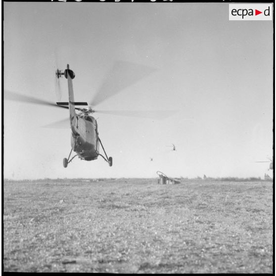 Décollages des Hélicoptères de transport Sikorsky.