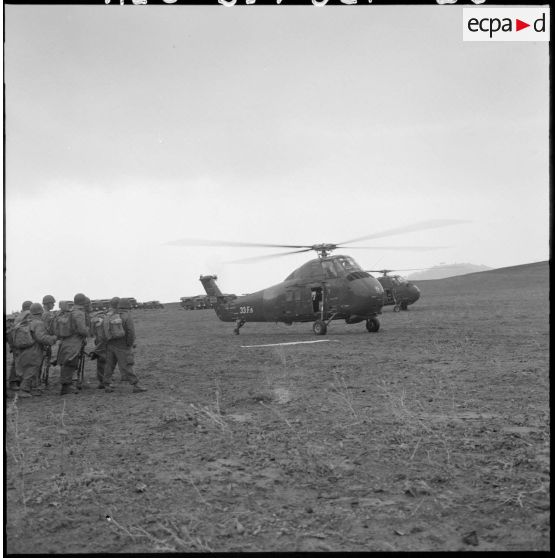 Hélicoptères de transport Sikorsky H-34.
