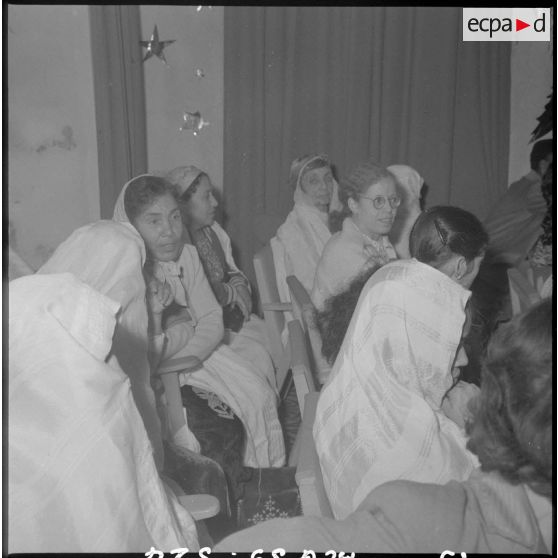 Alger. Cercle de la liberté. Réunion féminine.