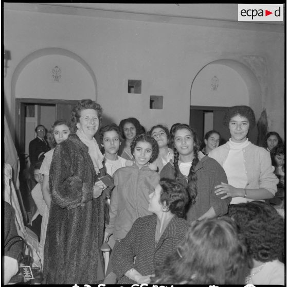 Alger. Cercle de la liberté. Réunion féminine en présence de madame Massu.