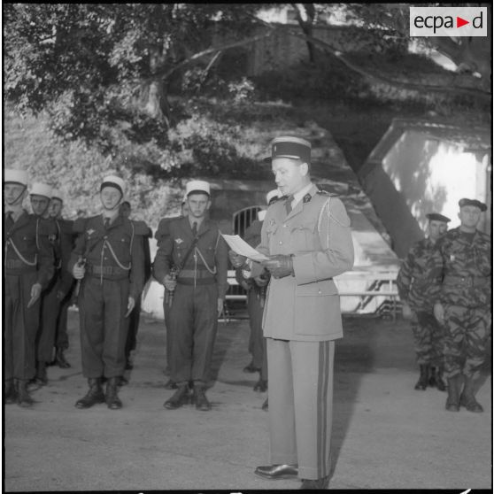 Enterrement à l'hôpital Maillot d'Alger du lieutenant Pasteau, du légionnaire Elmar et du caporal-chef Guillemain. Discours d'une autorité.