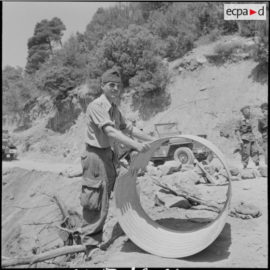 La 11e compagnie nomade et le 70e RG à Berrouaghia et Bouïra. [Description en cours]