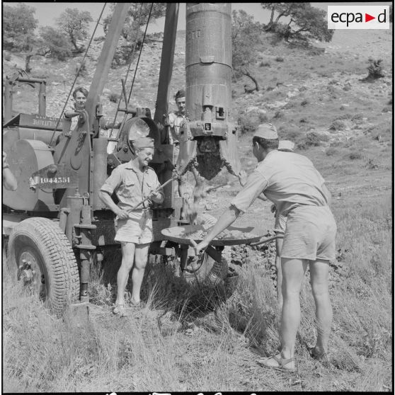 La 11e compagnie nomade et le 70e RG à Berrouaghia et Bouïra. [Description en cours]