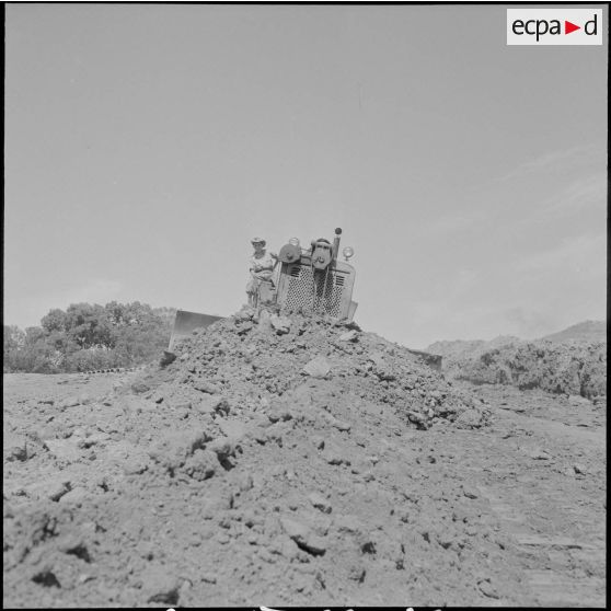 La 11e compagnie nomade et le 70e RG à Berrouaghia et Bouïra. [Description en cours]