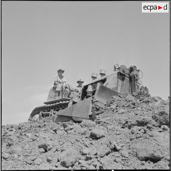 La 11e compagnie nomade et le 70e RG à Berrouaghia et Bouïra. [Description en cours]