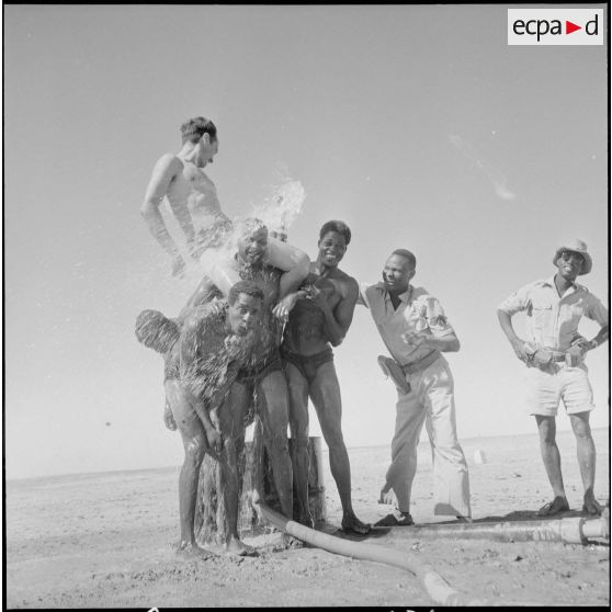 La 11e CSPA (11e compagnie saharienne portée africaine) à Tindouf. [Description en cours]