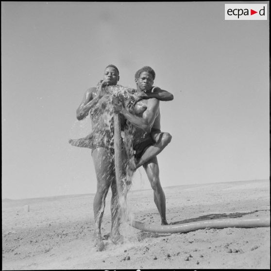 La 11e CSPA (11e compagnie saharienne portée africaine) à Tindouf. [Description en cours]