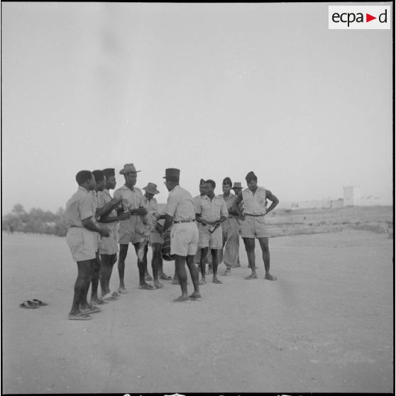 La 11e CSPA (11e compagnie saharienne portée africaine) à Tindouf. [Description en cours]