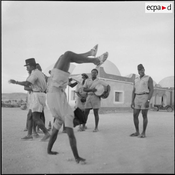 La 11e CSPA (11e compagnie saharienne portée africaine) à Tindouf. [Description en cours]