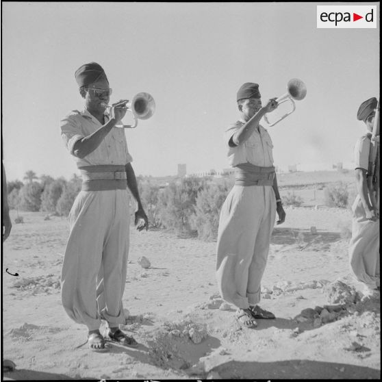 La 11e CSPA (11e compagnie saharienne portée africaine) à Tindouf. [Description en cours]