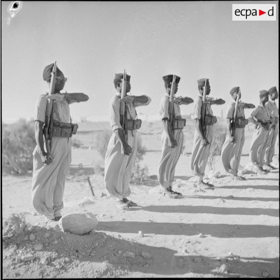 La 11e CSPA (11e compagnie saharienne portée africaine) à Tindouf. [Description en cours]