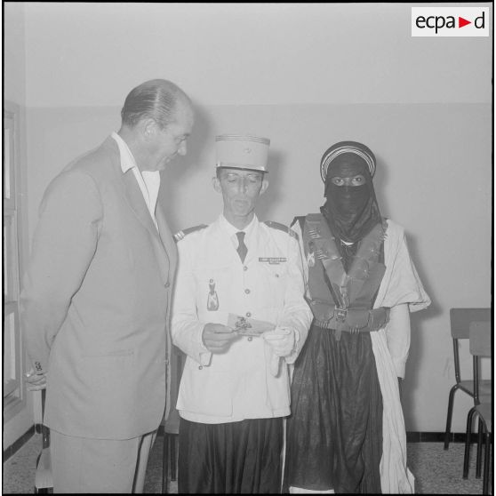 Cérémonie au profit de la fondation Maréchal de Lattre. [Description en cours]