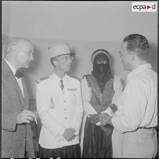 Cérémonie au profit de la fondation Maréchal de Lattre. [Description en cours]