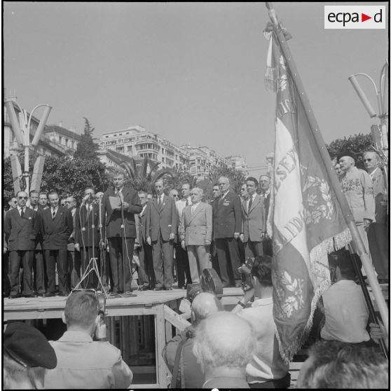 Visite des anciens combattants de la métropole à ceux d'Alger. [Description en cours]