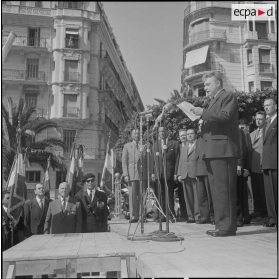 Visite des anciens combattants de la métropole à ceux d'Alger. [Description en cours]
