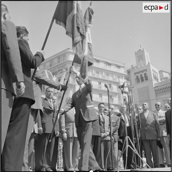 Visite des anciens combattants de la métropole à ceux d'Alger. [Description en cours]