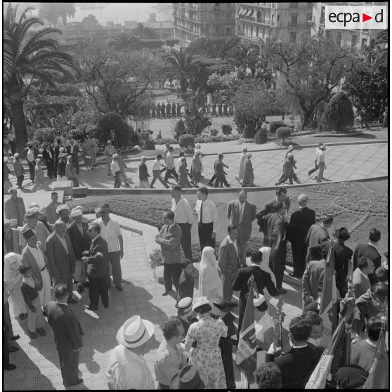 Visite des anciens combattants de la métropole à ceux d'Alger. [Description en cours]