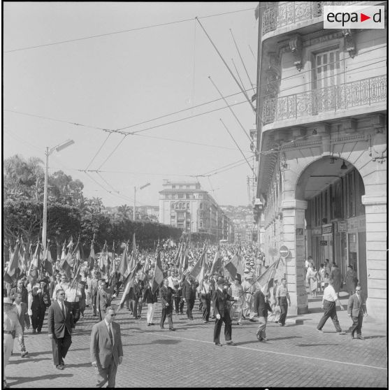 Visite des anciens combattants de la métropole à ceux d'Alger. [Description en cours]