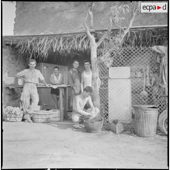 Le 49 BG (49e bataillon du génie) à Er-Rahel. [Description en cours]