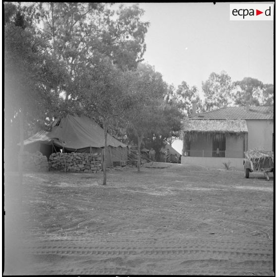 Le 49 BG (49e bataillon du génie) à Er-Rahel. [Description en cours]