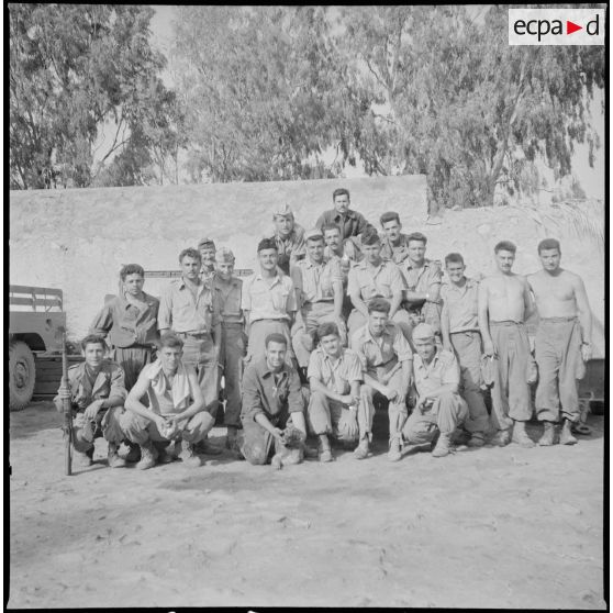 Le 49 BG (49e bataillon du génie) à Er-Rahel. [Description en cours]