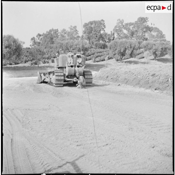 Le 49 BG (49e bataillon du génie) à Er-Rahel. [Description en cours]