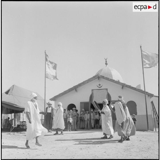 Fête au marabout de Sidi-Embarek. [Description en cours]