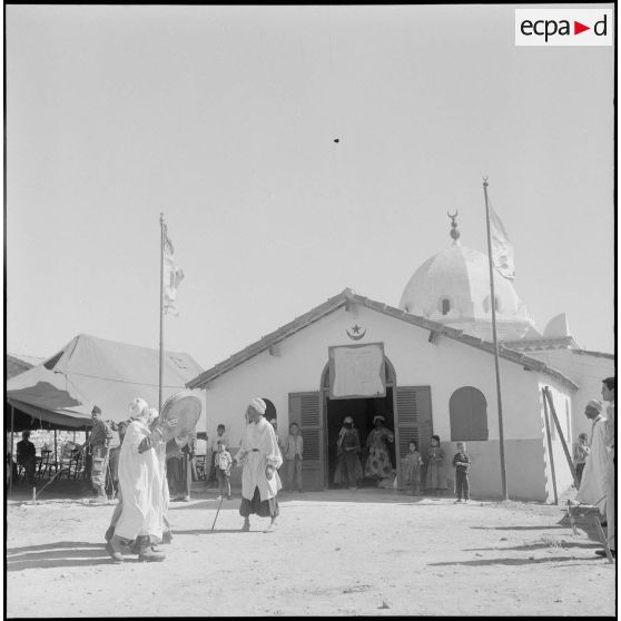 Fête au marabout de Sidi-Embarek. [Description en cours]
