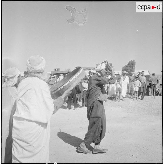 Fête au marabout de Sidi-Embarek. [Description en cours]