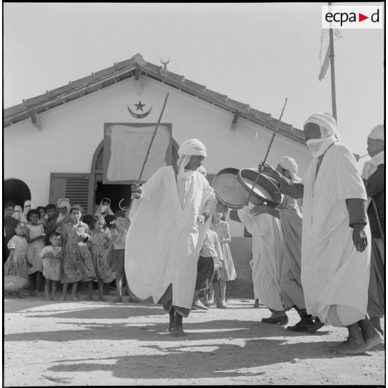 Fête au marabout de Sidi-Embarek. [Description en cours]