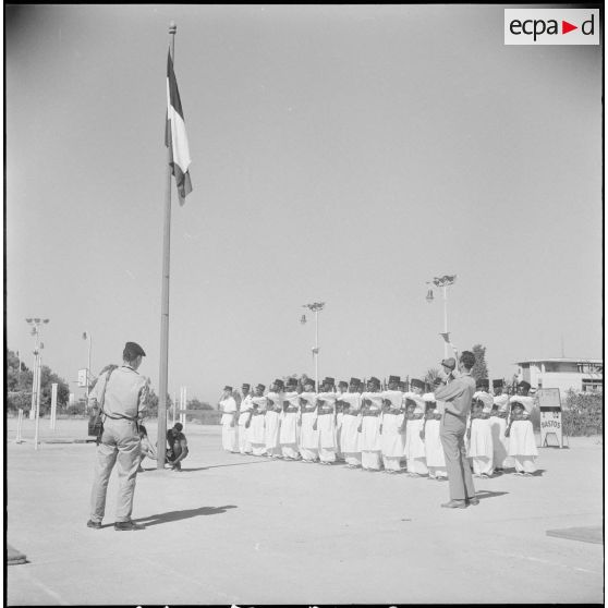 Spectacle sportif et folklorique donné au stade Leclerc à Alger. [Description en cours]