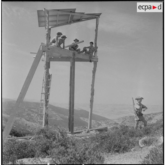 Le 1/43e RA à Tizi-Gheniff. [Description en cours]