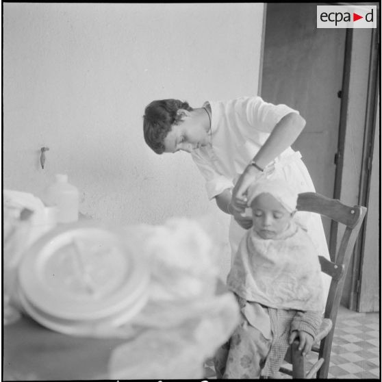 Assistance médicale à Orléansville. [Description en cours]