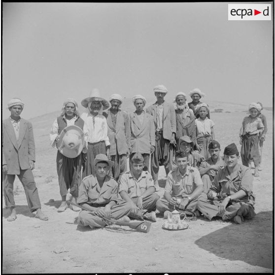 Assistance médicale à Orléansville. [Description en cours]