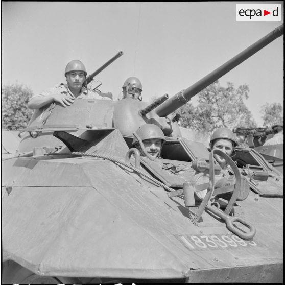 Le 1er RHP. [Description en cours]