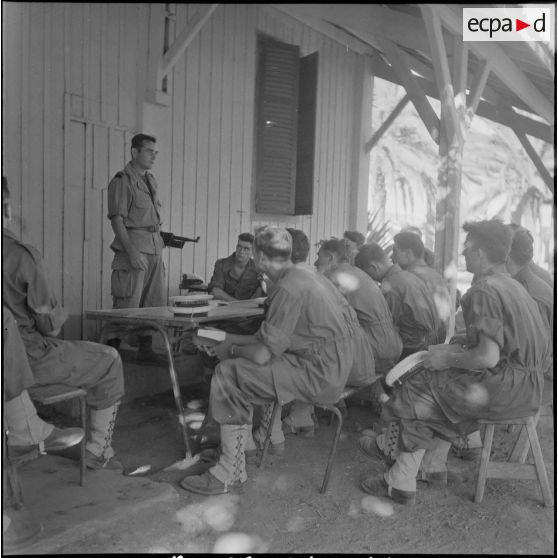 Centre d’instruction de la Marine de Siroco et la 42e SPL. [Description en cours]