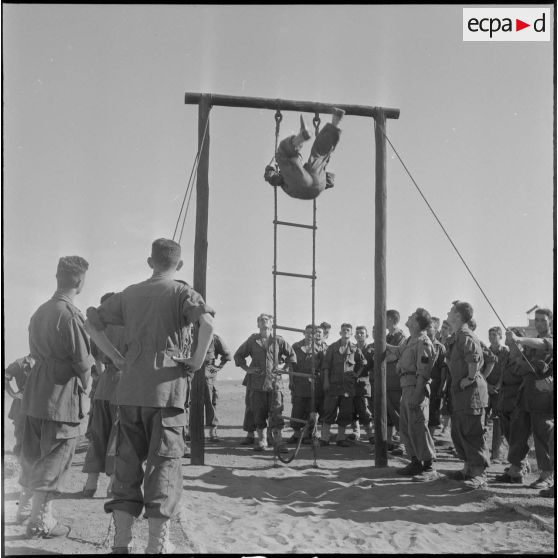 Centre d’instruction de la Marine de Siroco et la 42e SPL. [Description en cours]