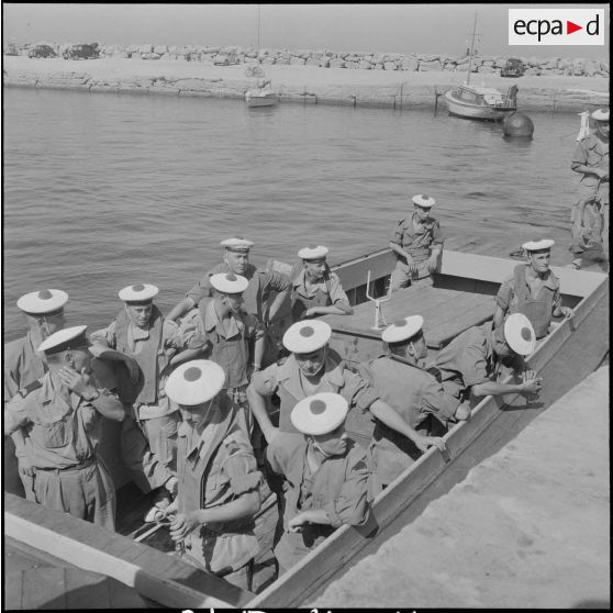 Centre d’instruction de la Marine de Siroco et la 42e SPL. [Description en cours]