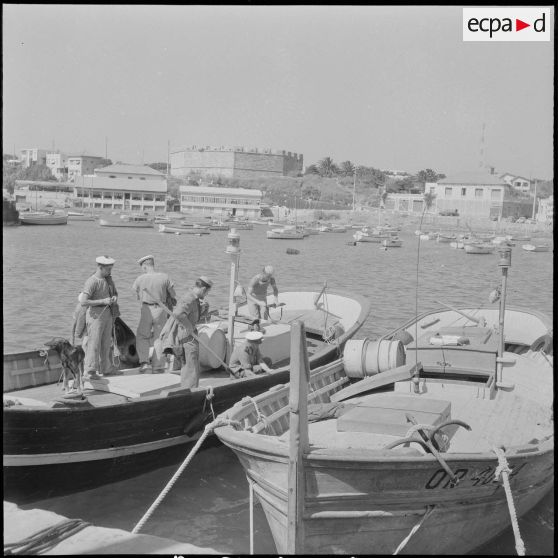 Centre d’instruction de la Marine de Siroco et la 42e SPL. [Description en cours]