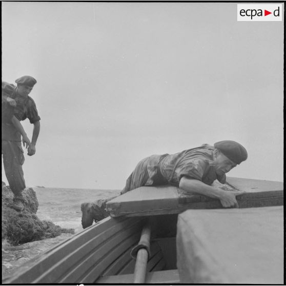 Centre d’instruction de la Marine de Siroco et la 42e SPL. [Description en cours]