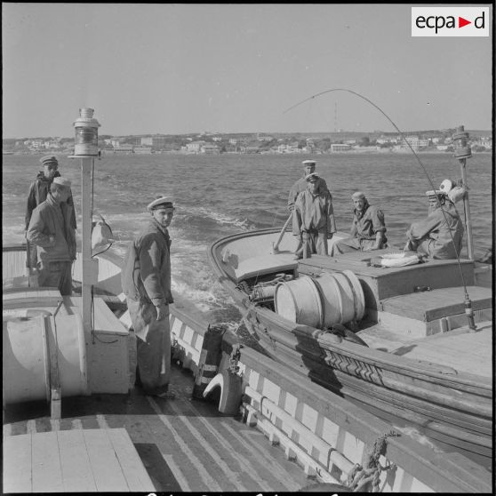 Centre d’instruction de la Marine de Siroco et la 42e SPL. [Description en cours]