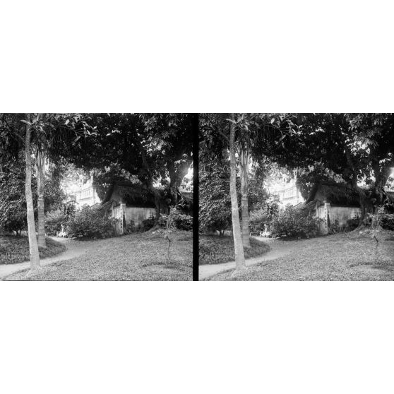 1334. Promenade au jardin botanique d’Hanoï. Petite pagode. [légende d'origine]