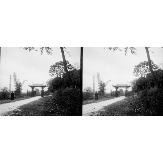 1339. Entrée des bureaux du gouvernement. [légende d'origine]