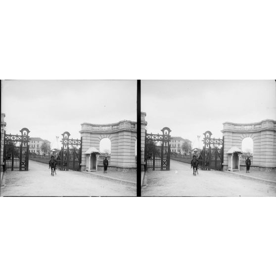 1341. Entrée du palais. [légende d'origine]