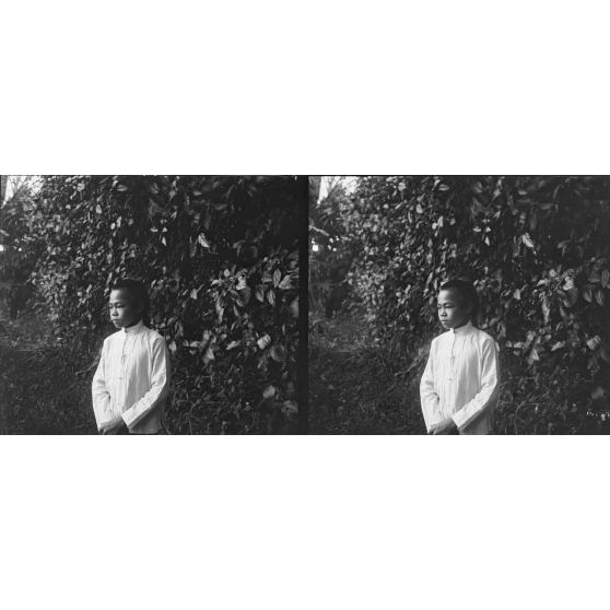 (Août 1908). Visite à Can-Do près d'Hanoï (20 k[ilomètres]) chez m[onsieur] et m[adam]e Laborde administrateur-adjoint des colonies. 1434. Notre bécone. [légende d'origine]