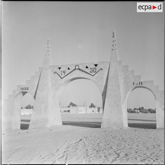 Compagnie saharienne de transport (CST) à Ouargla. [Description en cours]